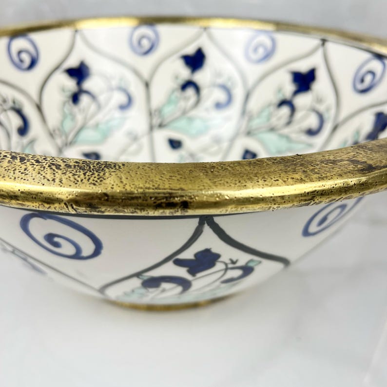 Vasque Marocaine artisanale fabriqué à la main bordure en laiton #533