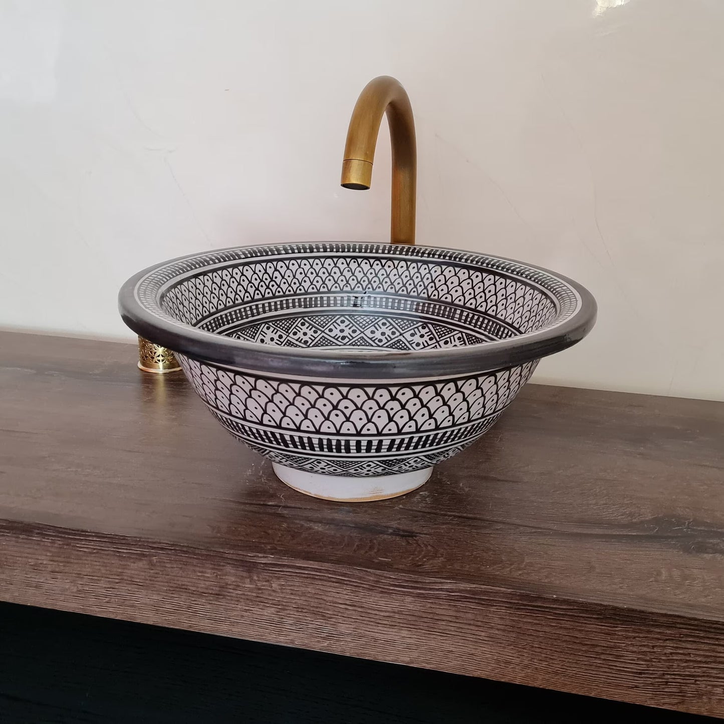 Vasque noir et blanche pour salle de bain | Lavabo noir et blanc en céramique marocain #161
