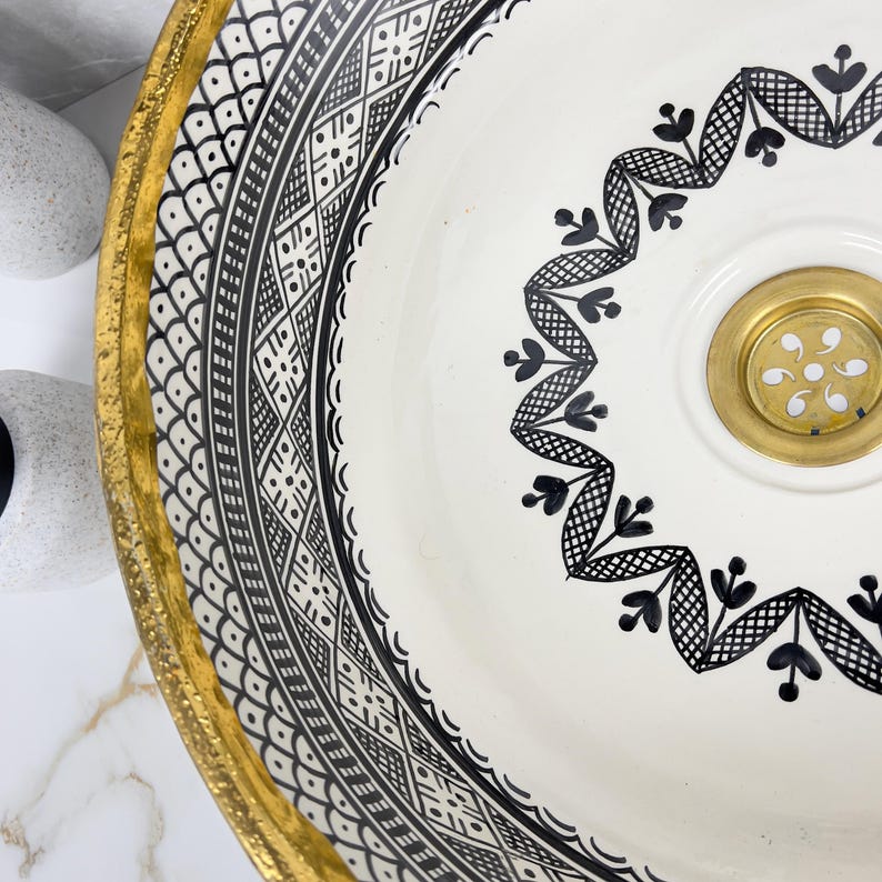 Vasque marocaine Unique peintes à la main en céramique et en laiton massif #546