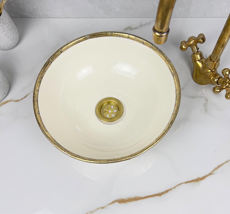 Vasque Marocaine artisanale fabriqué à la main bordure en laiton #530