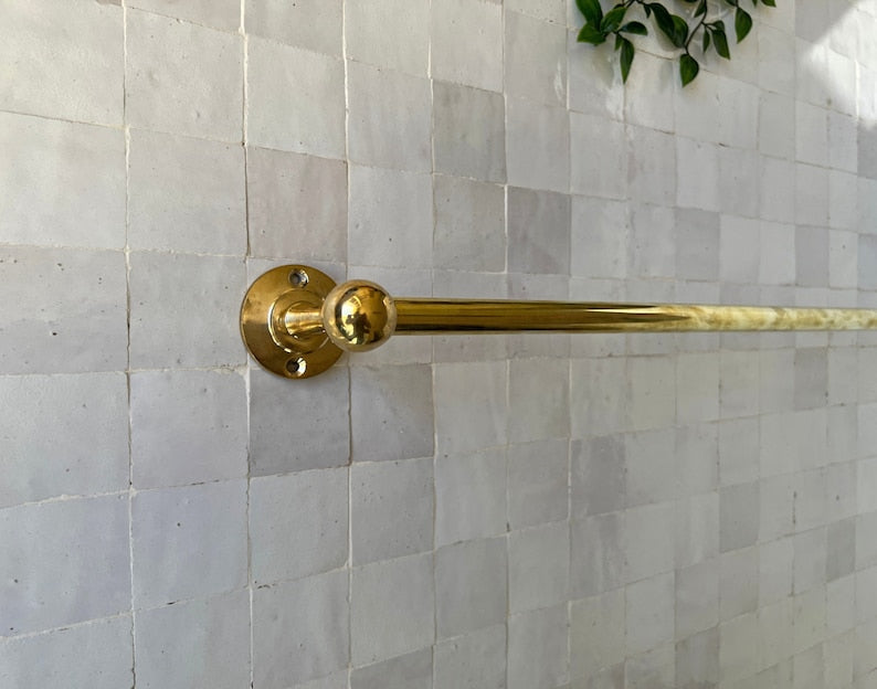 Porte-serviettes mural en laiton antique