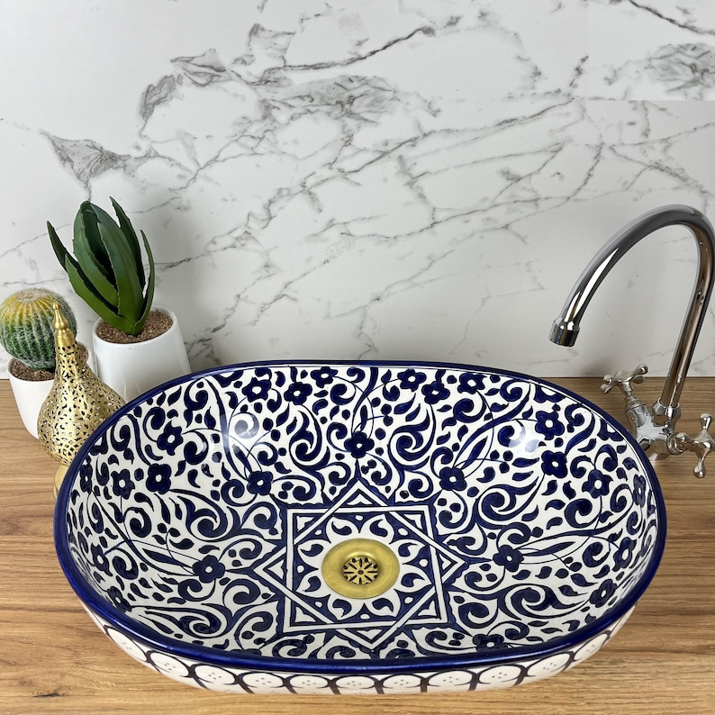 ANCIEN LAVE MAINS oriental en cuivre bassine Maghreb estampille serpent EUR 49,00 - FR ANCIEN LAVE MAINS oriental en cuivre bassine Maghreb estampille serpent EUR 49,00 - FR